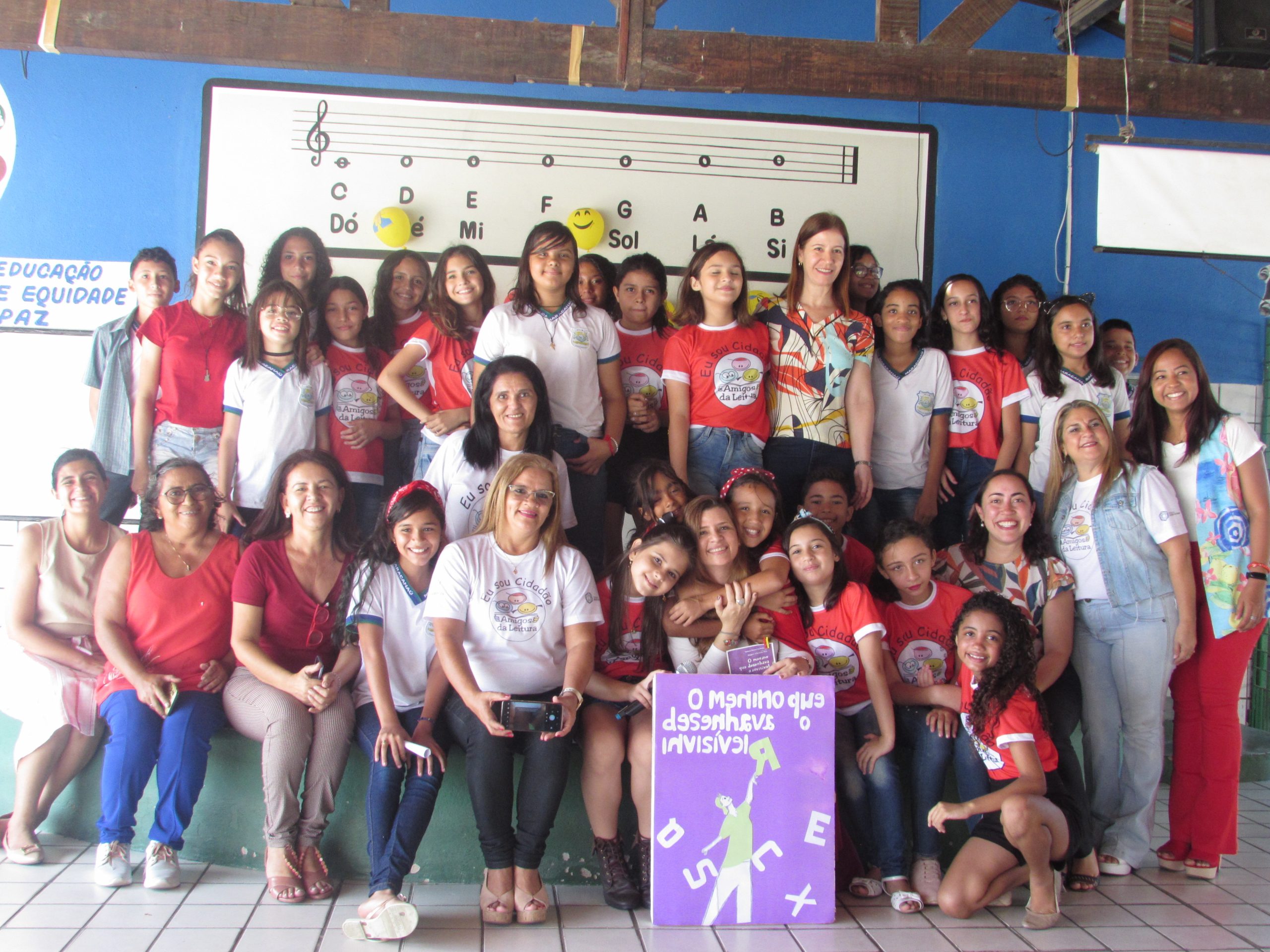 No momento, você está visualizando Escolas Municipais com o Projeto “Eu Sou Cidadão” recebem visita da autora Tatiana Passos Zylberberg