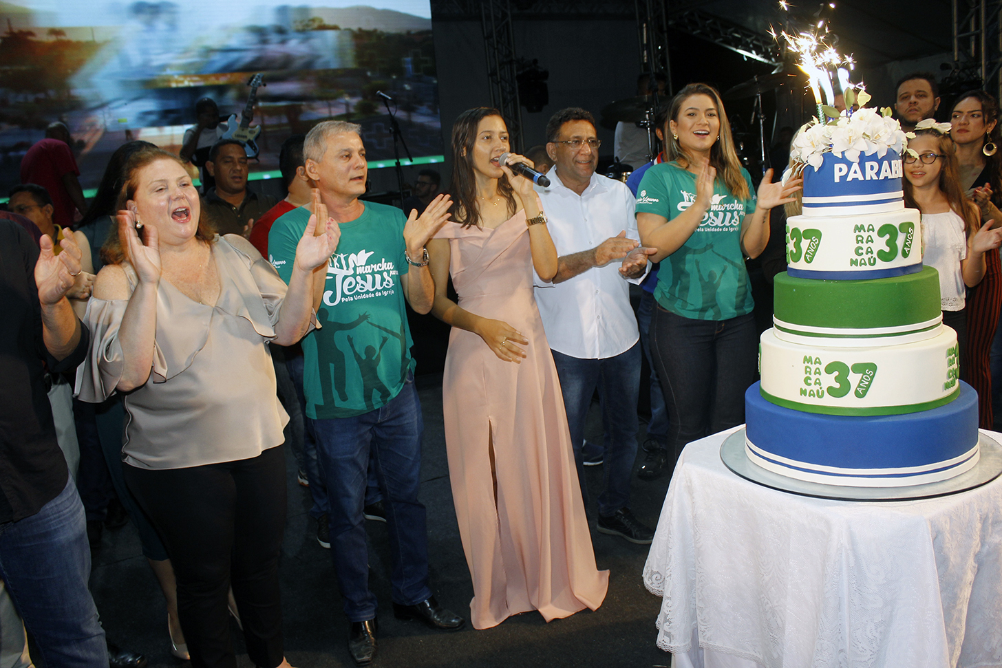 Você está visualizando atualmente Grande público marca a VI Marcha para Jesus de Maracanaú e a primeira noite do Alegria & Louvor 2020