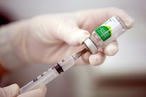 Read more about the article Ministério da Saúde suspende vacinação de rotina durante a campanha nacional contra a Influenza