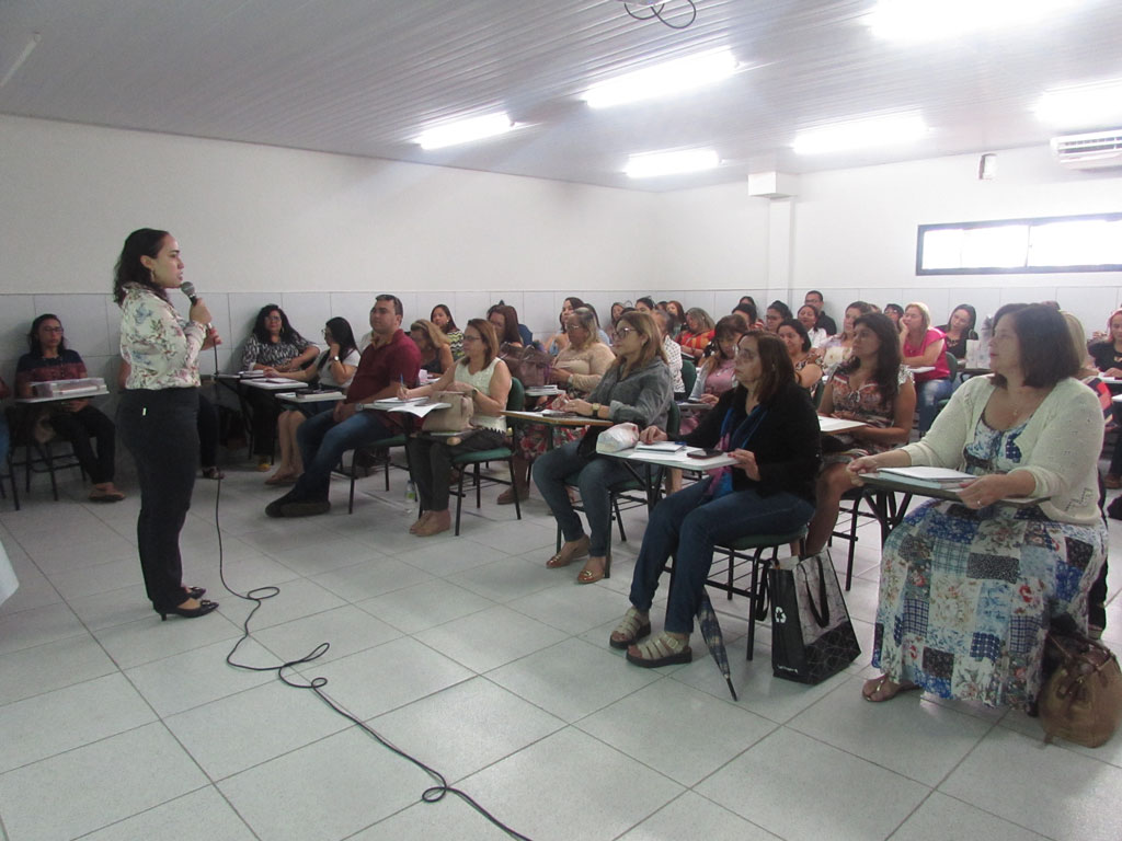 Você está visualizando atualmente Secretaria de Educação realiza formação com coordenadores pedagógicos e professores do 1º ao 5º ano