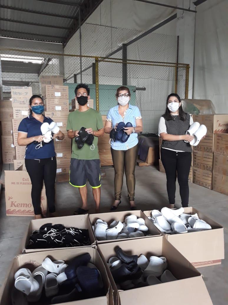 Você está visualizando atualmente C & L Indústria de Plásticos doa 160 pares de sapato e 2.500 máscaras para os profissionais de saúde de Maracanaú