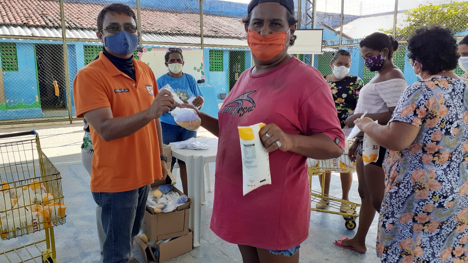 No momento, você está visualizando Prefeitura realiza entrega de cestas básicas e kits de higiene pessoal