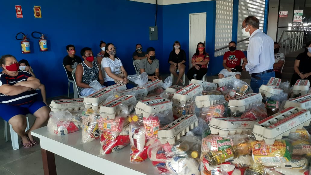 Você está visualizando atualmente Grupos juninos recebem 80 cestas básicas doadas durante as Lives do São João de Maracanaú 2020