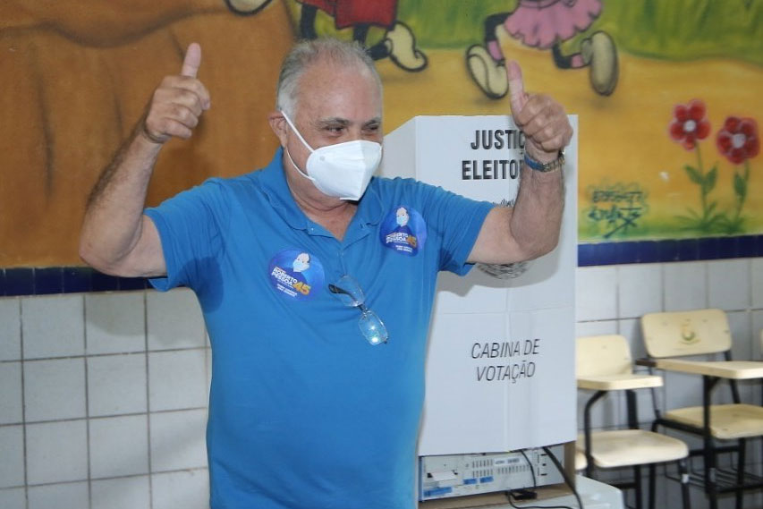 Você está visualizando atualmente Roberto Pessoa eleito Prefeito de Maracanaú com 66,32% dos votos válidos