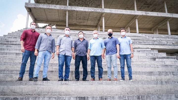 Você está visualizando atualmente Secretário de Infraestrutura, Raphael Pessoa, visita obras do Estádio Municipal