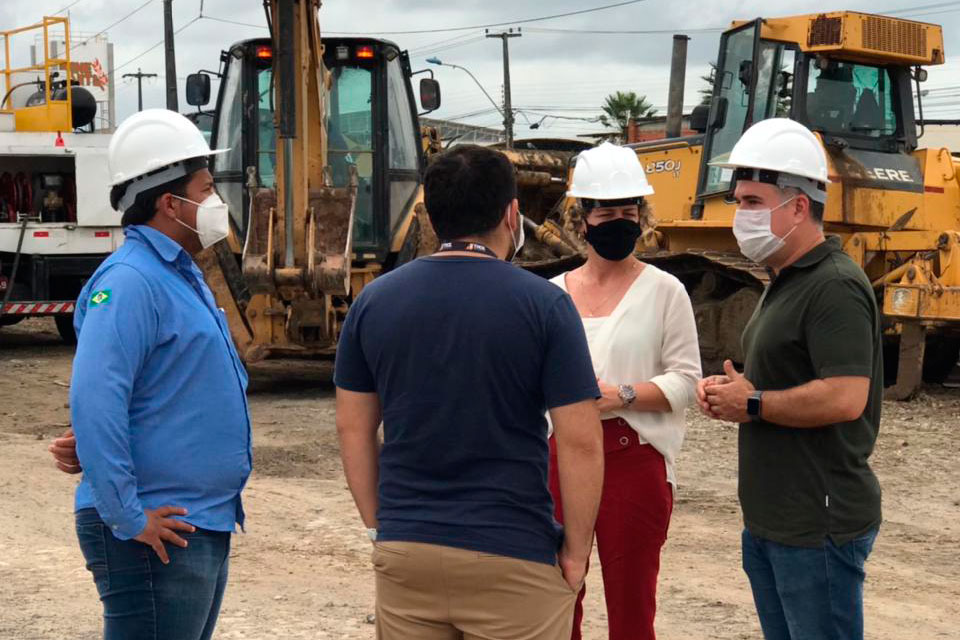 Você está visualizando atualmente Raphael Pessoa visita obra de duplicação da Avenida Parque Sul