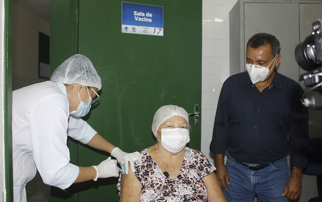 Você está visualizando atualmente Maracanaú inicia vacinação de idosos acima de 75 anos