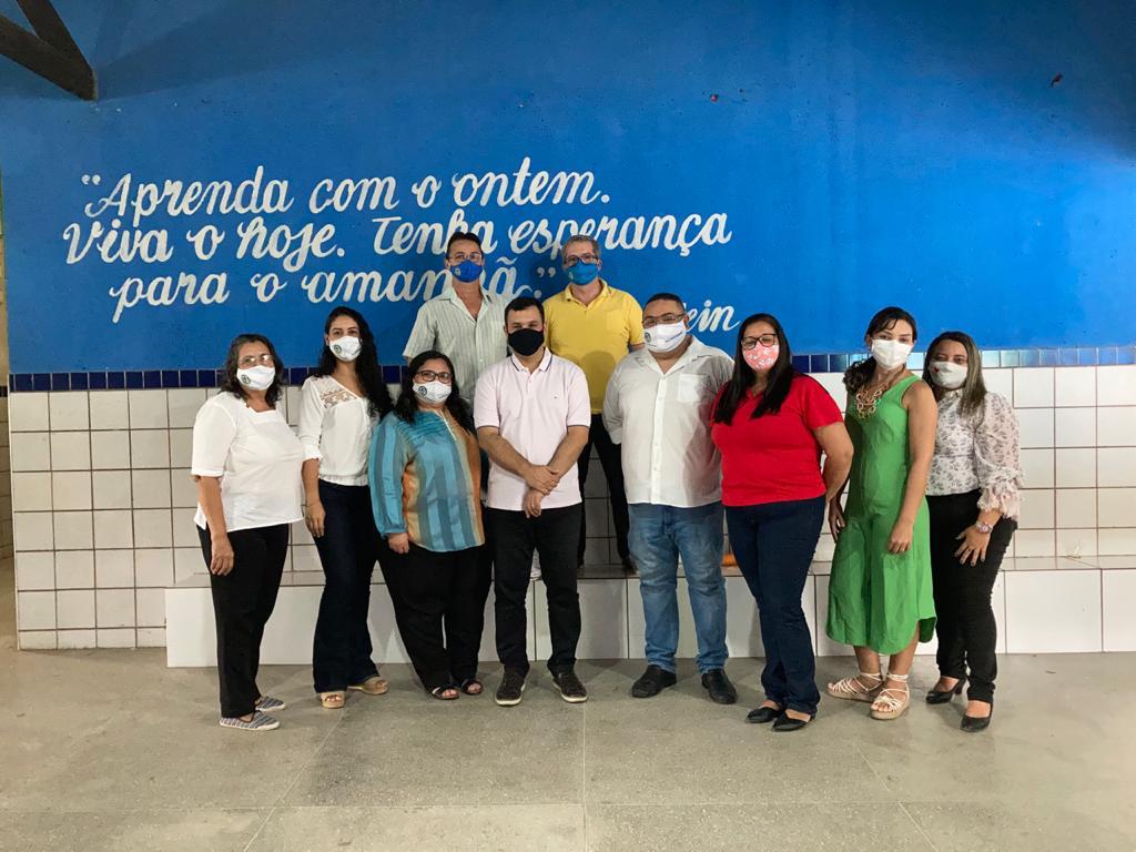 Você está visualizando atualmente Secretário de Educação, George Valentim, visita Escolas da rede municipal