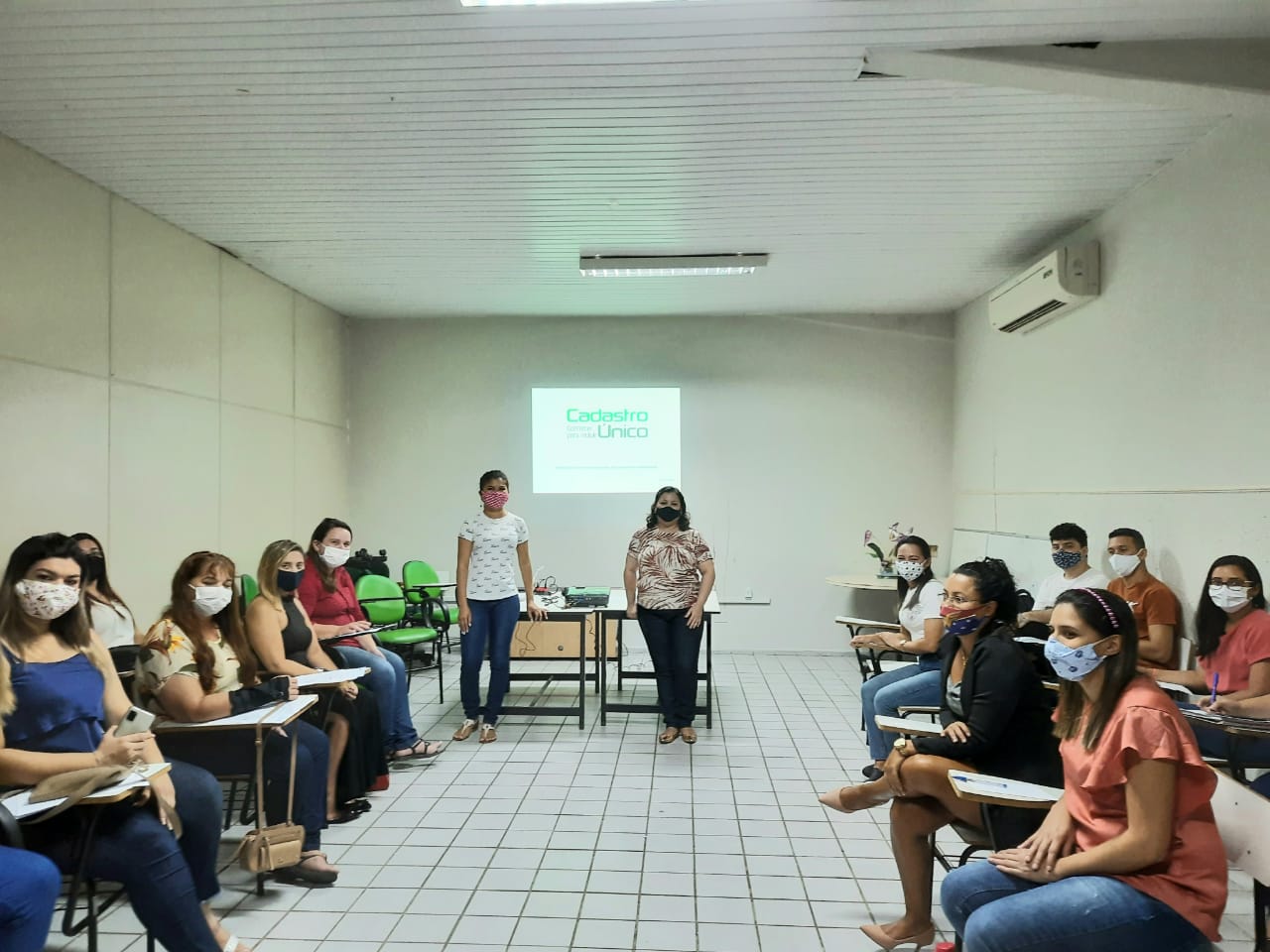 Você está visualizando atualmente Sasc realiza reunião com equipe de entrevistadores do Cadastro Único