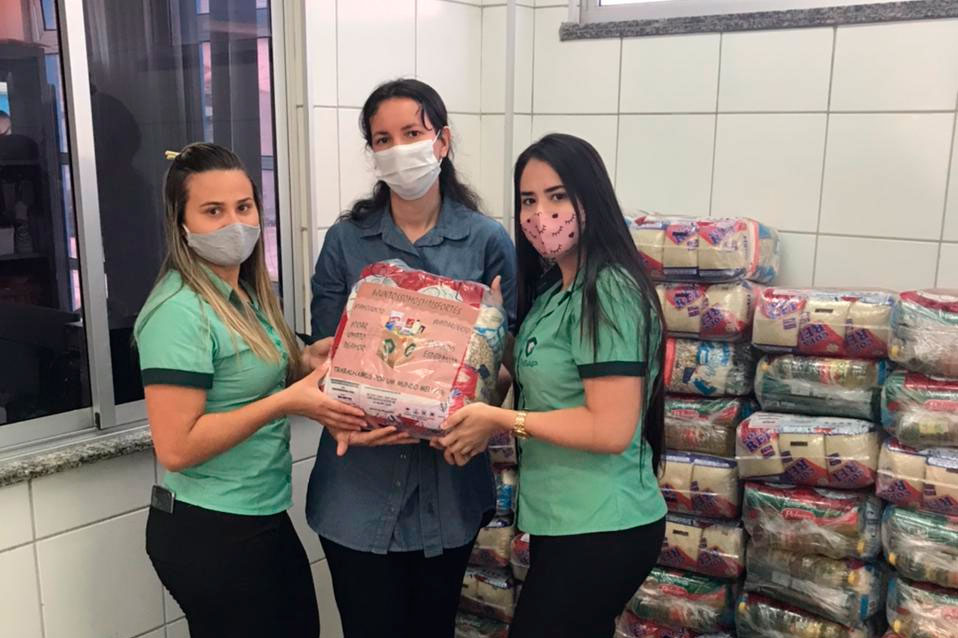 Leia mais sobre o artigo Maracanaú recebe doação de 44 cestas básicas da empresa Cobap