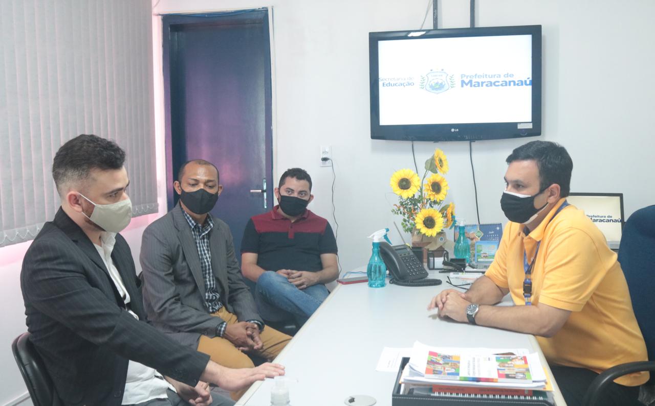 No momento, você está visualizando Secretaria de Educação recebe representantes da Unilab