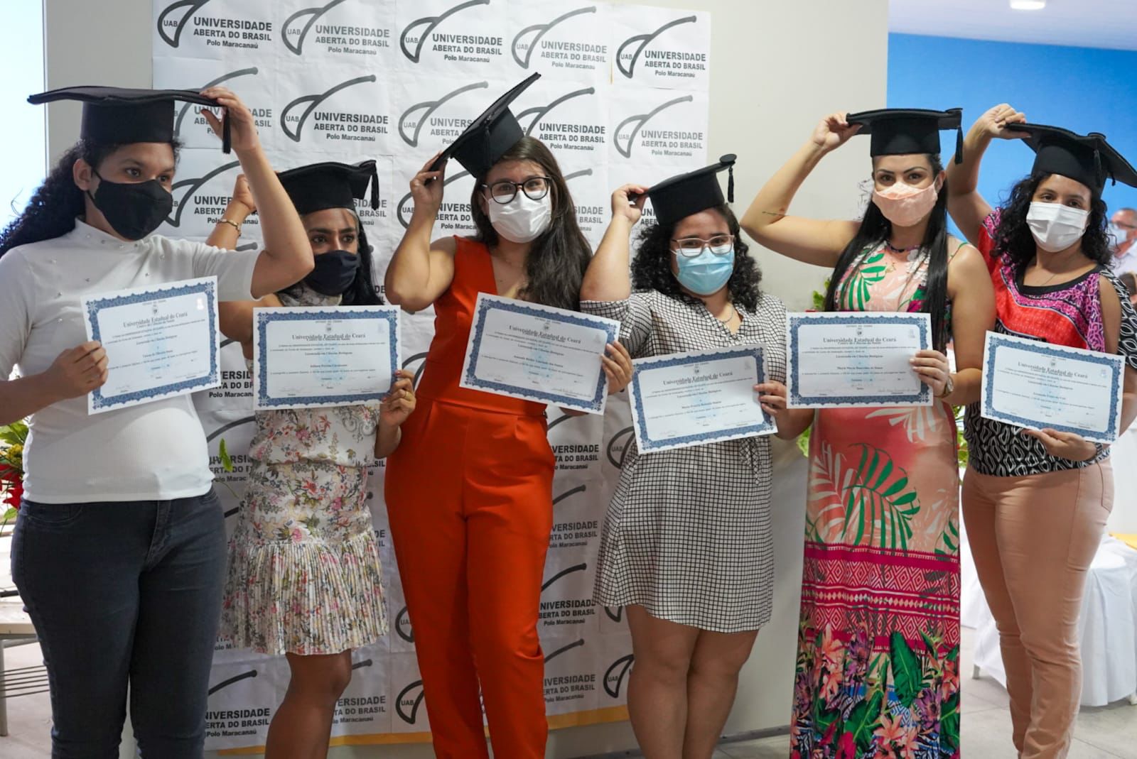Read more about the article Polo UAB Maracanaú realiza solenidade de entrega de diplomas dos cursos de graduação