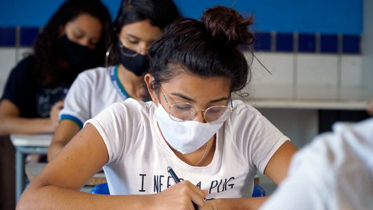 Você está visualizando atualmente Estudantes do 9º ano da rede municipal realizam prova do Protocolo PAIC