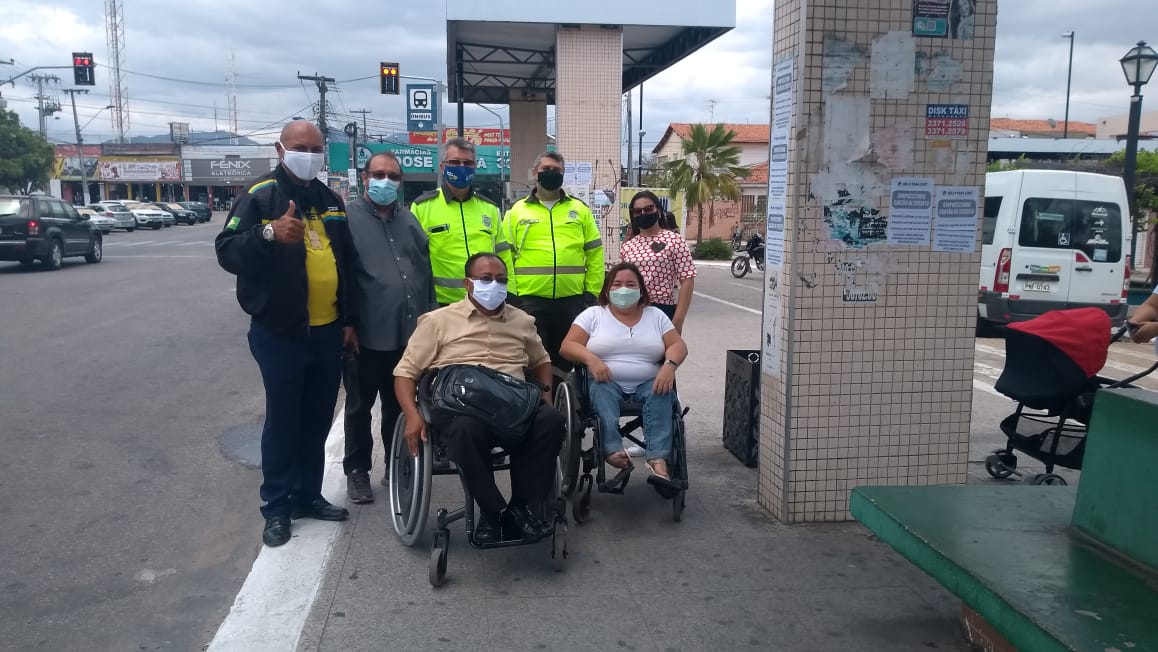 Você está visualizando atualmente CMDPD e Demutran realizam blitz para fiscalizar transportes públicos