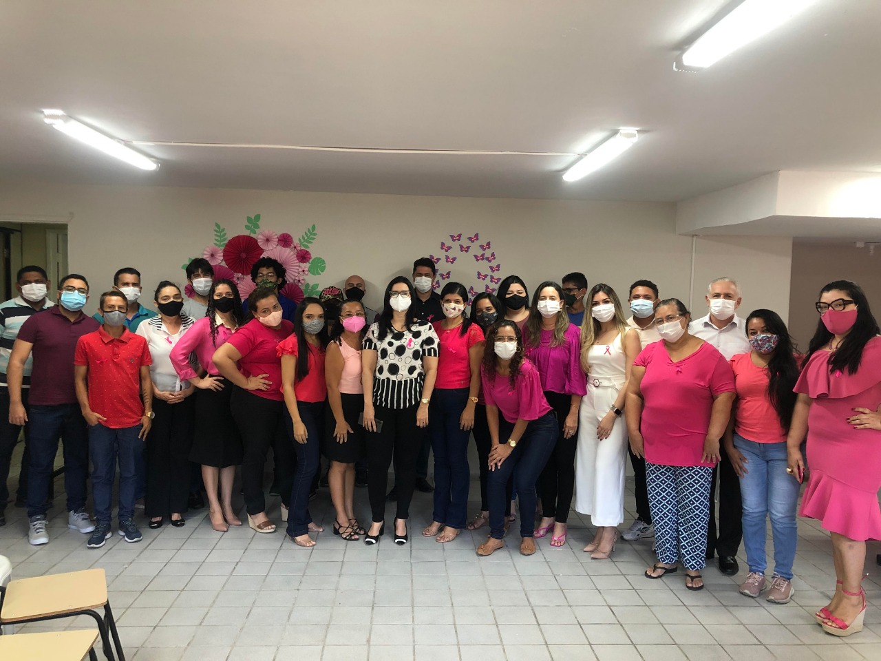 No momento, você está visualizando SRHP realiza ação em alusão ao Outubro Rosa e em comemoração ao Dia do Servidor