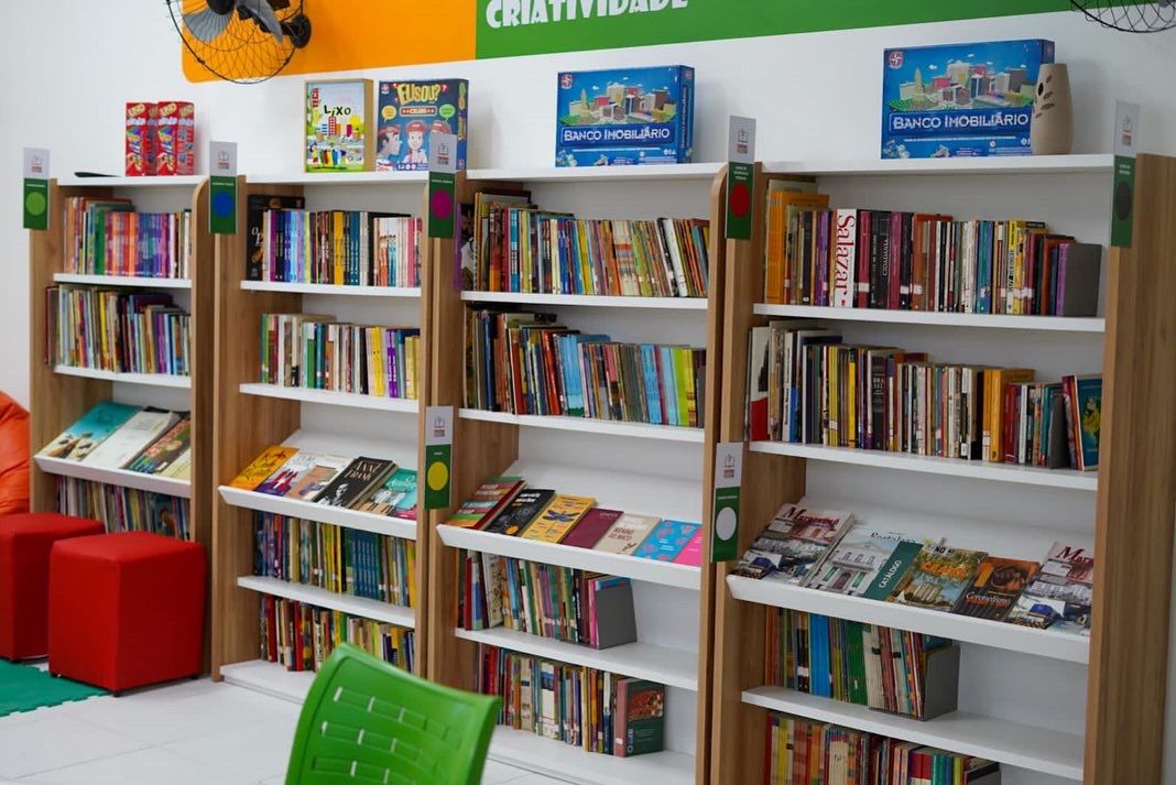 Você está visualizando atualmente Empresa Gerdau entrega revitalização da biblioteca na Escola Sinfrônio Peixoto de Morais do Projeto Territórios da Leitura