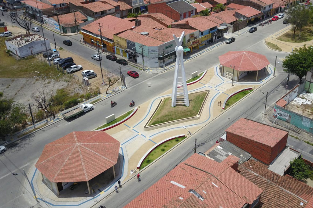 Você está visualizando atualmente Prefeitura inaugura Monumento em Homenagem aos Profissionais envolvidos na Luta contra Covid-19