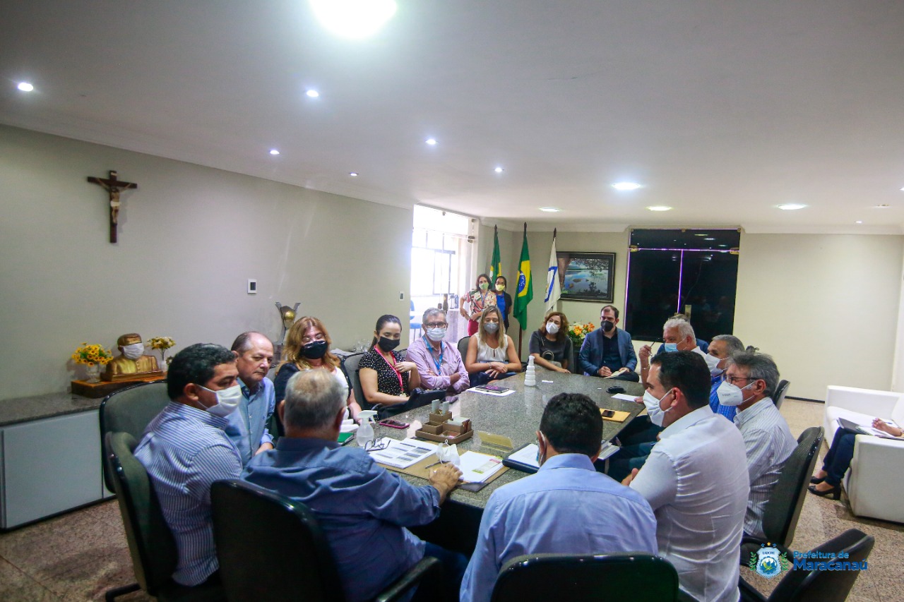 You are currently viewing Prefeito Roberto Pessoa participa de reunião com a Presidente da Enel, Márcia Sandra