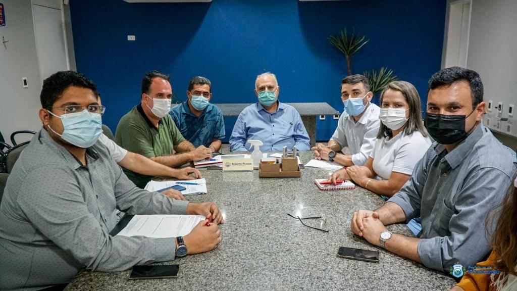 No momento, você está visualizando Prefeitura recebe diretoria do Sindicato dos Professores