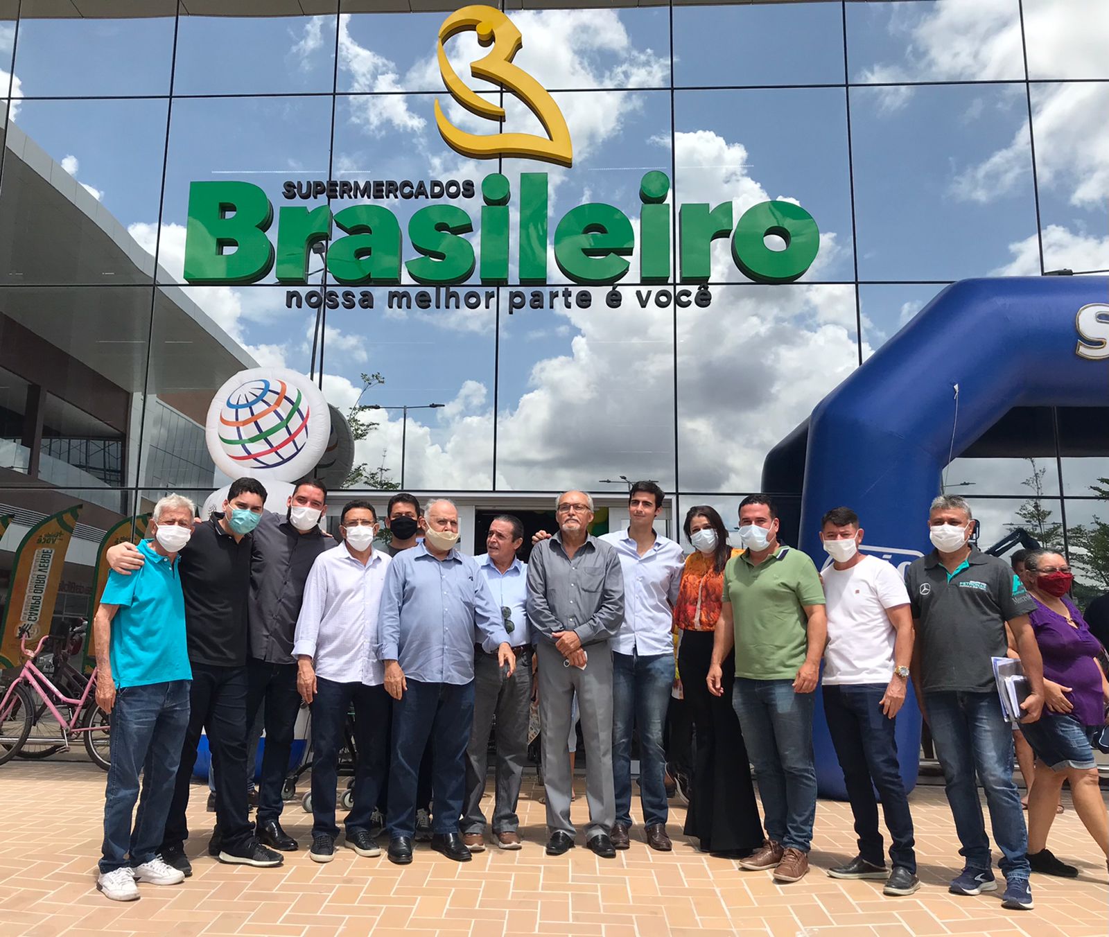 Leia mais sobre o artigo Prefeito prestigia inauguração de primeira unidade do Supermercados Brasileiro em Maracanaú