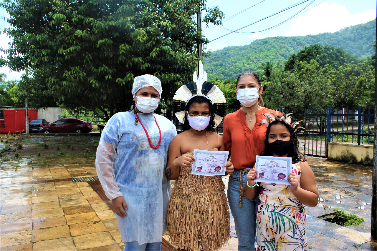 Read more about the article Crianças indígenas começam a ser vacinadas contra Covid-19 em Maracanaú
