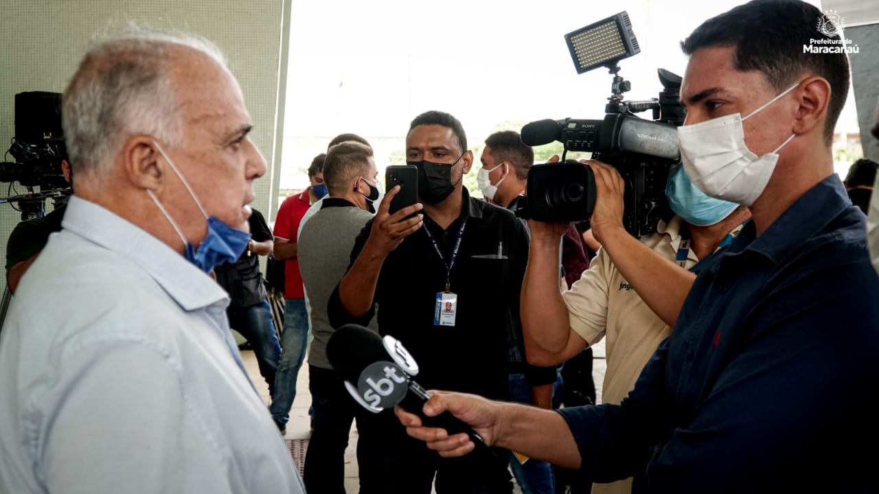No momento, você está visualizando Prefeito Roberto Pessoa prestigia inauguração da Policlínica Regional em Maracanaú