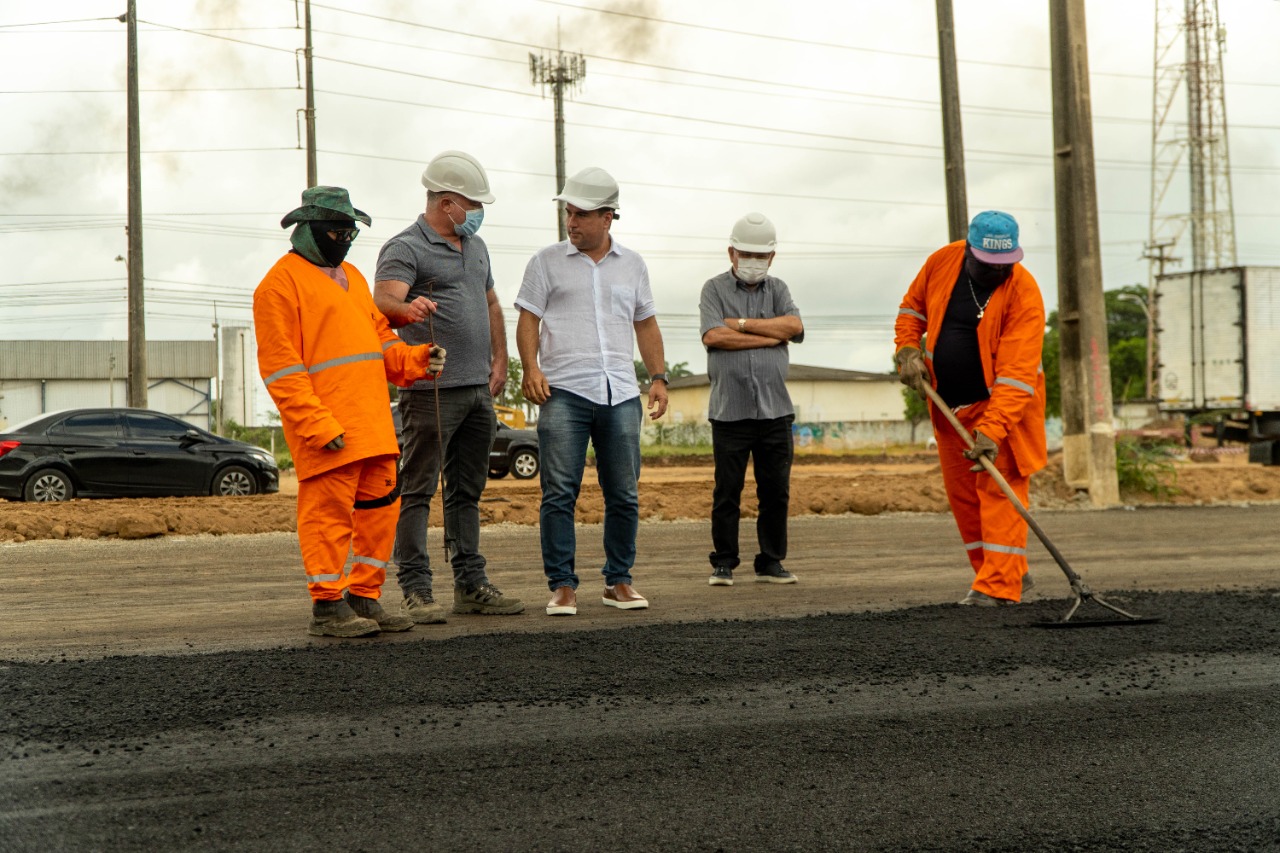 Você está visualizando atualmente Avenida Virgílio Távora recebe obra de pavimentação asfáltica