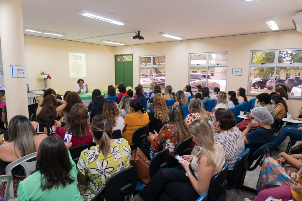 Leia mais sobre o artigo Hospital Municipal Dr. João Elísio de Holanda realiza evento para celebrar dia do Assistente Social