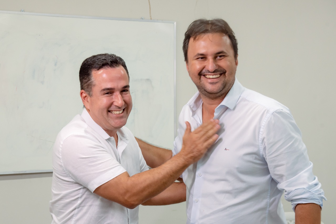 Você está visualizando atualmente Prefeito de Aquiraz visita Maracanaú para conhecer programa Passe Livre