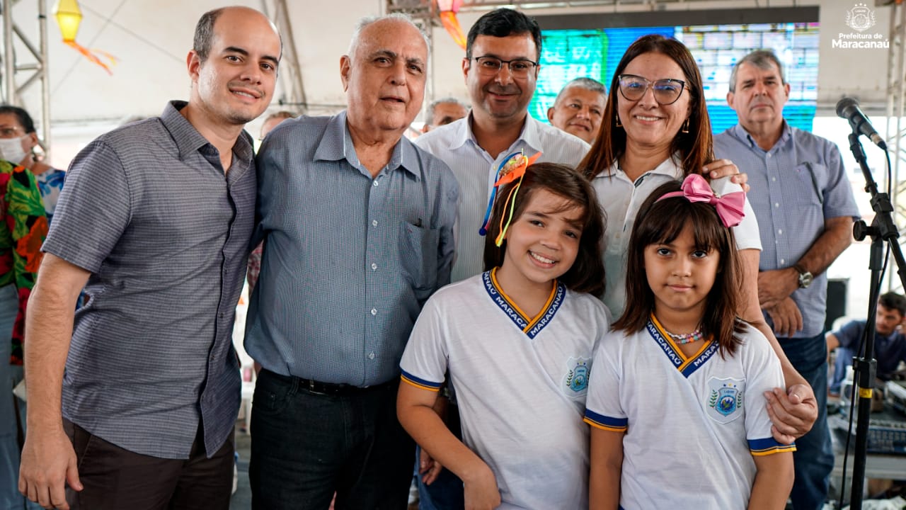 Você está visualizando atualmente Prefeitura entrega fardamento escolar e Passe Livre para Estudantes