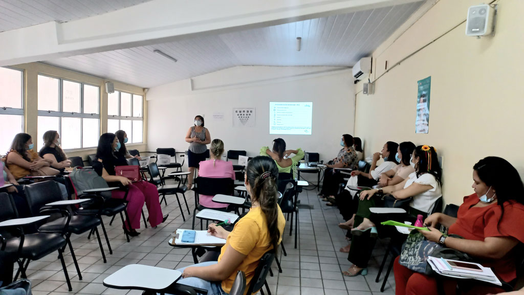 Você está visualizando atualmente Secretaria de Saúde capacita profissionais sobre o Programa Saúde na Escola