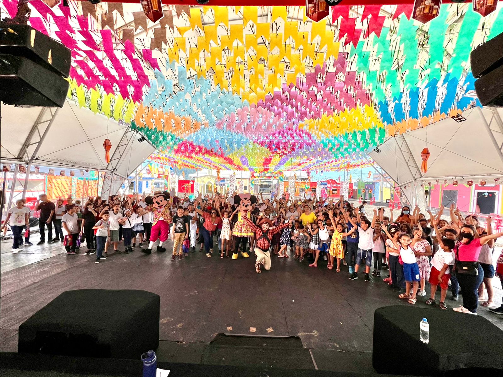 Você está visualizando atualmente Estudantes da rede municipal de ensino visitam o São João de Maracanaú