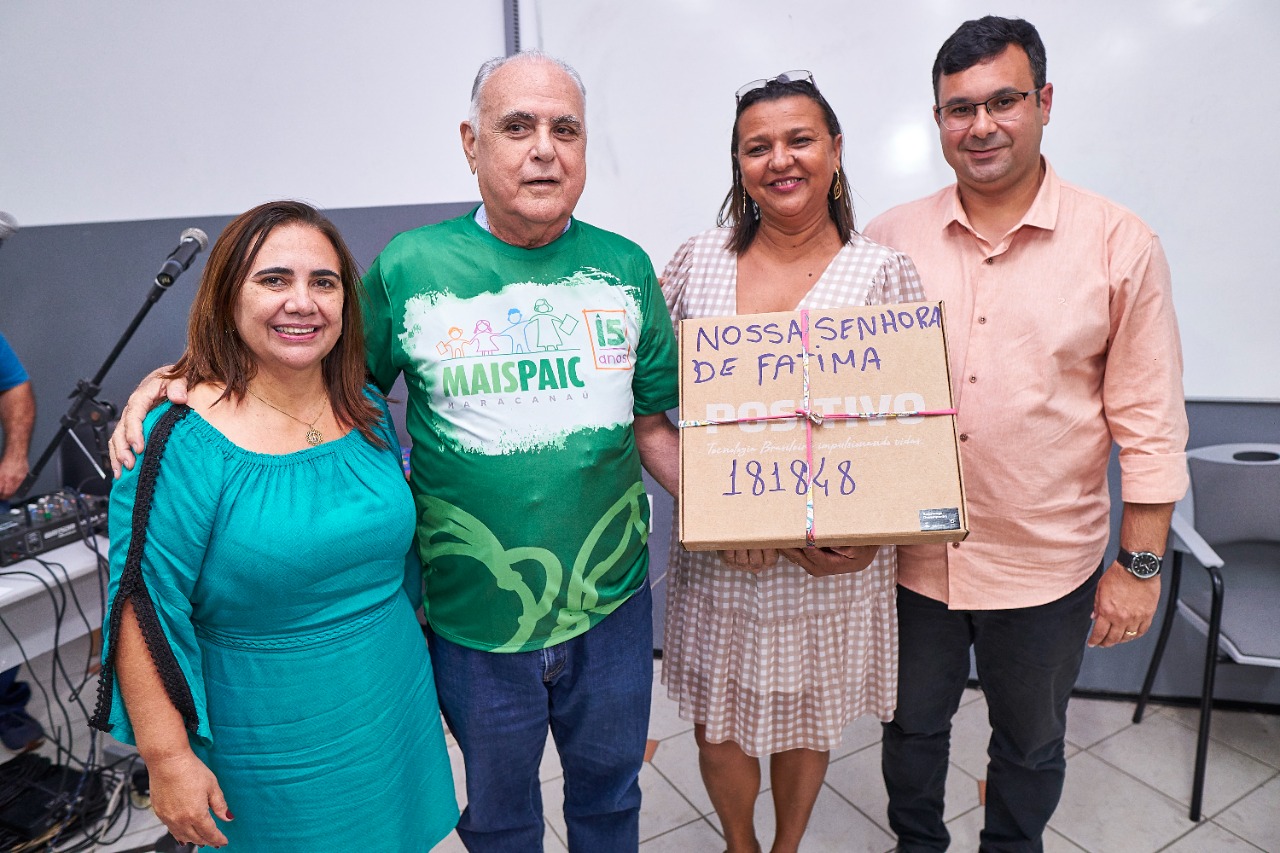 No momento, você está visualizando Prefeitura entrega 270 notebooks para as Escolas Municipais