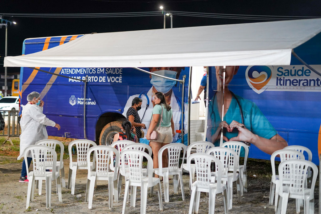 Você está visualizando atualmente Visitantes do São João de Maracanaú contam com ônibus para vacinação no evento