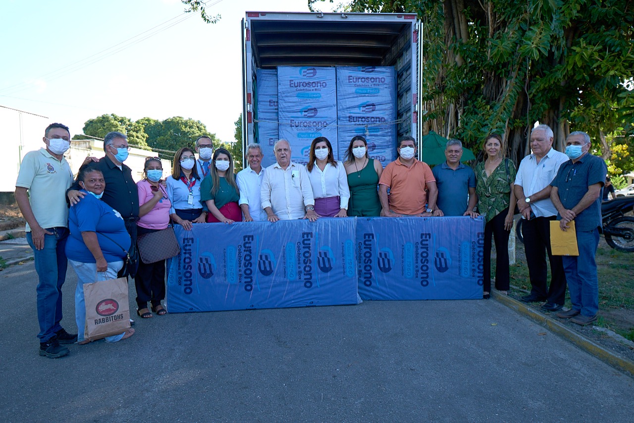Hospital Municipal de Maracanaú recebe colchões hospitalares doados pela Zenir