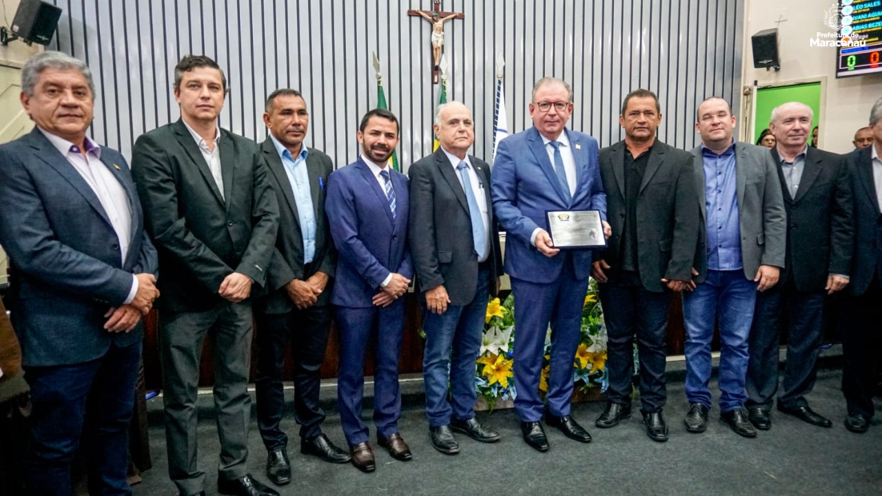 Você está visualizando atualmente Prefeito prestigia entrega da Medalha Ivens Dias Branco pela Câmara Municipal