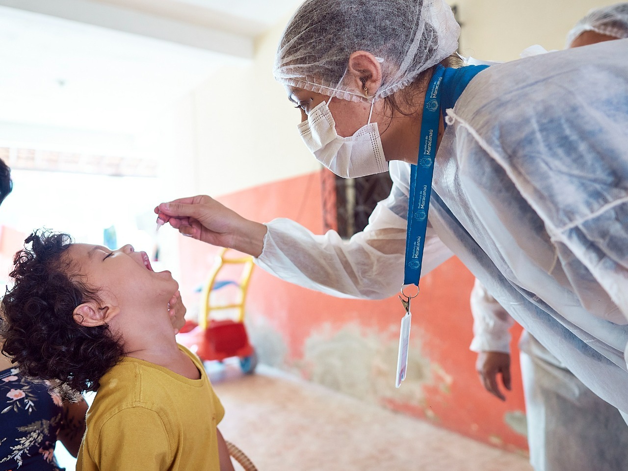 Read more about the article Profissionais dos Postos de Saúde de Maracanaú fazem vacinação porta a porta contra a Poliomielite