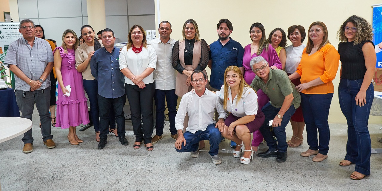 Você está visualizando atualmente Em homenagem ao Dia do Farmacêutico, Hospital Municipal de Maracanaú reúne profissionais em evento festivo