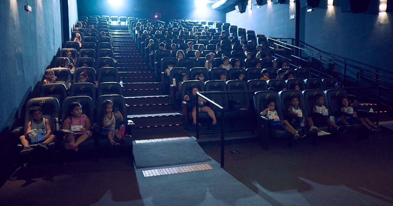 No momento, você está visualizando Cinema do North Shopping Maracanaú recebe estudantes de escolas municipais em ação da Semana do Bebê