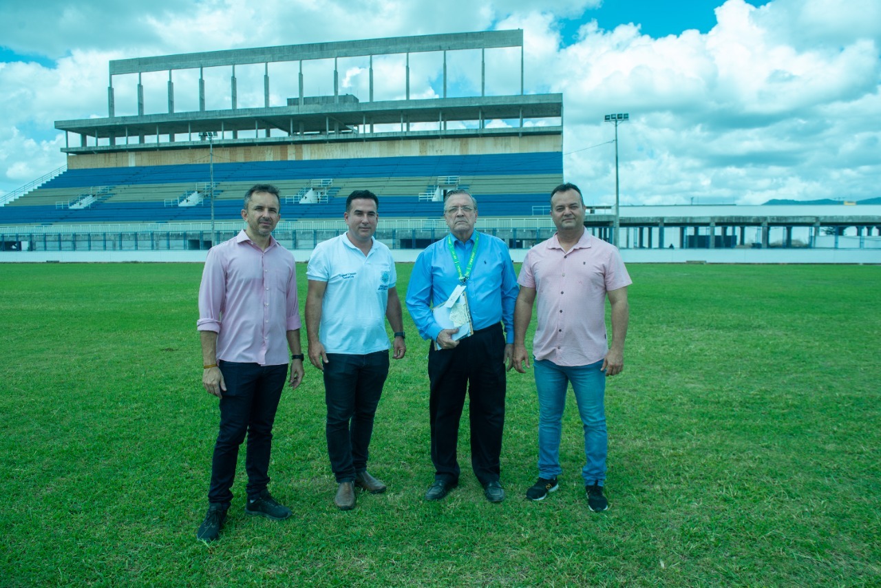 Leia mais sobre o artigo Visita técnica define detalhes para Maracanã jogar em casa no Estádio Almir Dutra pela Primeira Divisão do Cearense 2023