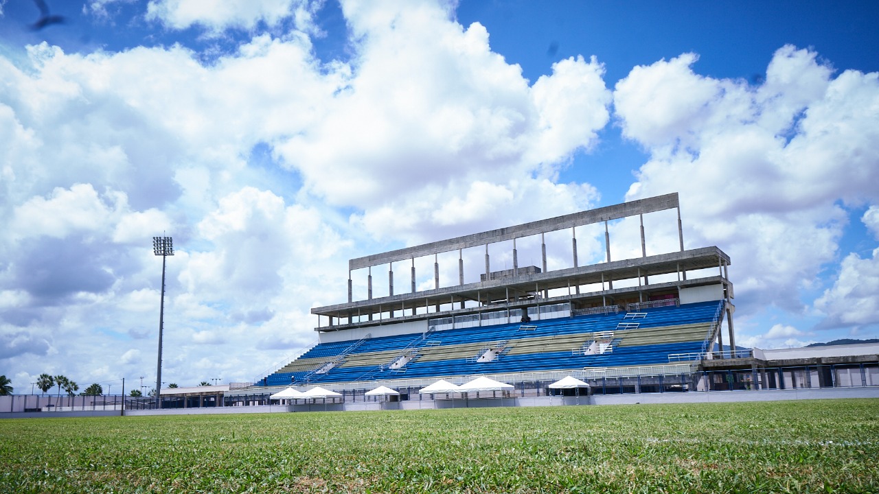 Estádio Almir Dutra