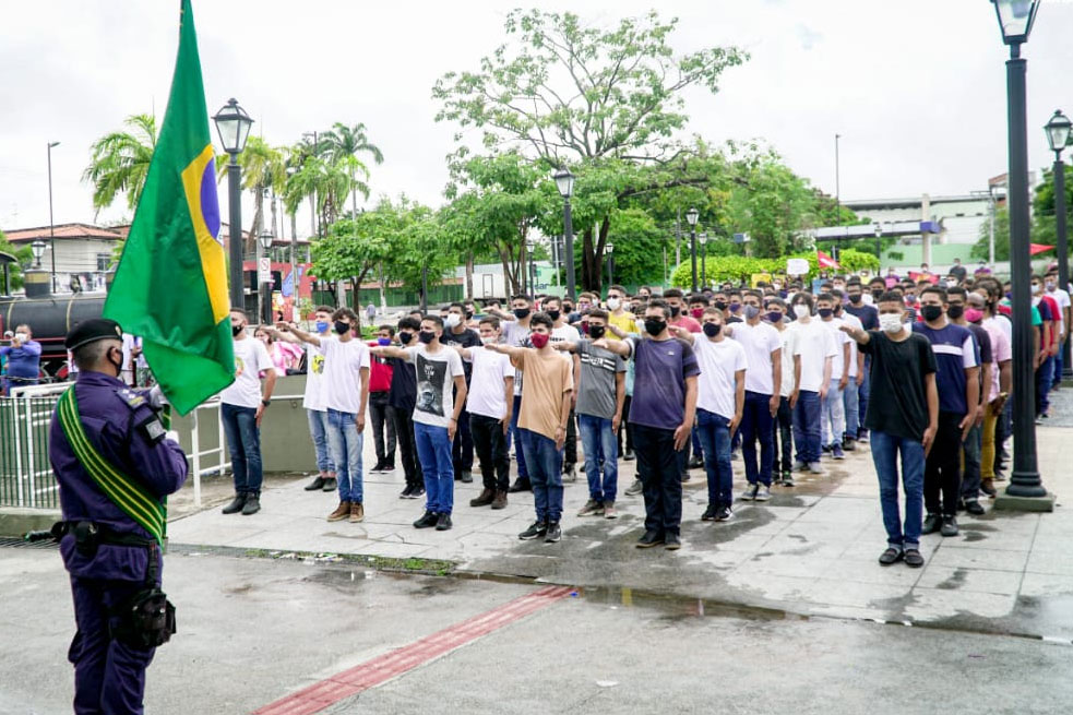 Você está visualizando atualmente Prefeitura convoca jovens maracanauenses para entrega do certificado de dispensa ao serviço militar