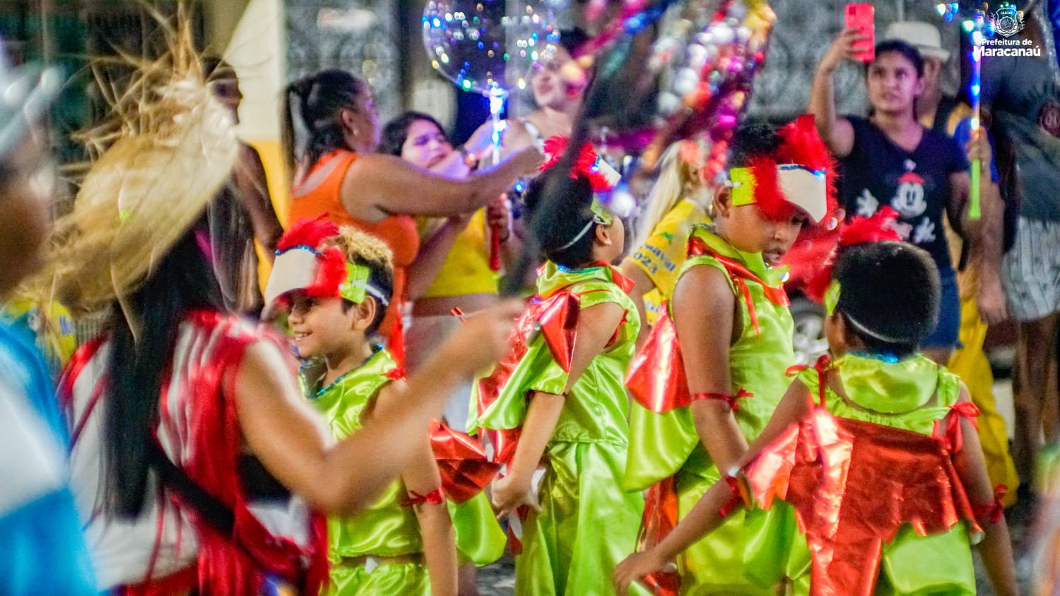 Você está visualizando atualmente Unidos do Acaracuzinho realiza desfile homenageando Maracanaú pelos seus 40 anos