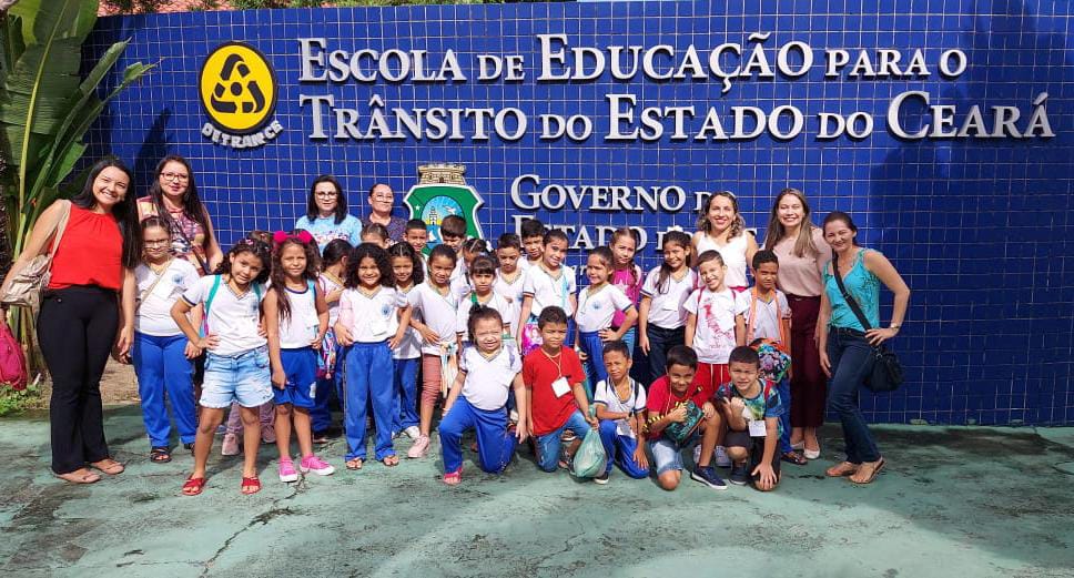 Read more about the article Alunos da Escola Professor Paulo Freire participam de aula de campo na Escola de Trânsito do Detran/CE
