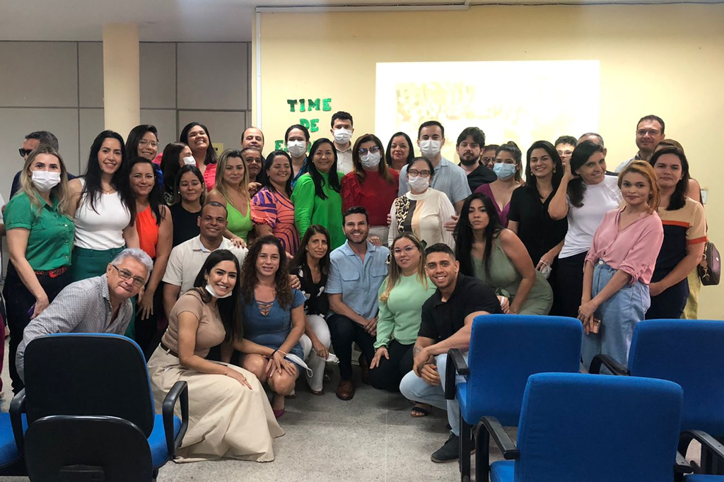 Read more about the article Cristina Oliveira e Wagner Sousa se reúnem com equipe gestora do Hospital Municipal de Maracanaú