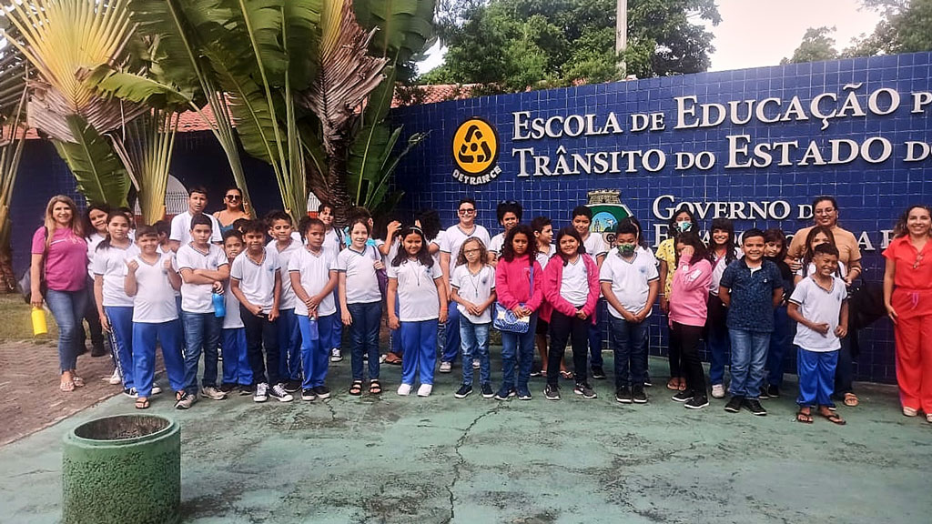 Leia mais sobre o artigo Alunos da EMEIEF Antônio de Albuquerque Sousa Filho participam de aula de campo na Escola de Educação de Trânsito do Detran