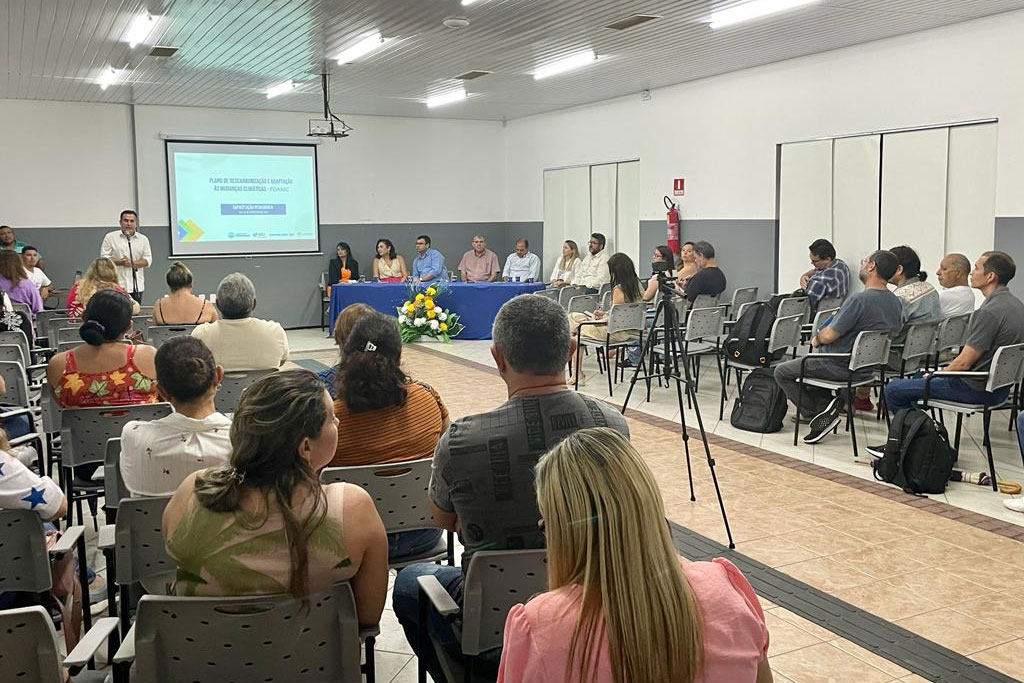 No momento, você está visualizando Plano de Descarbonização e Adaptação às Mudanças Climáticas é apresentado para professores de Geografia e Ciências da rede municipal