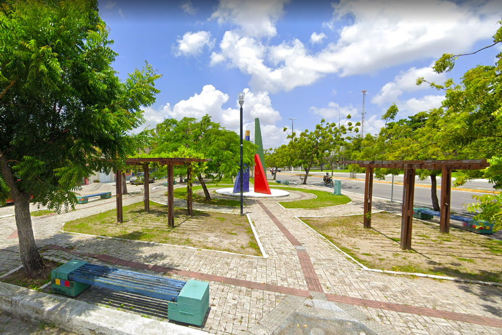 No momento, você está visualizando Roberto Pessoa homenageia emancipadores de Maracanaú