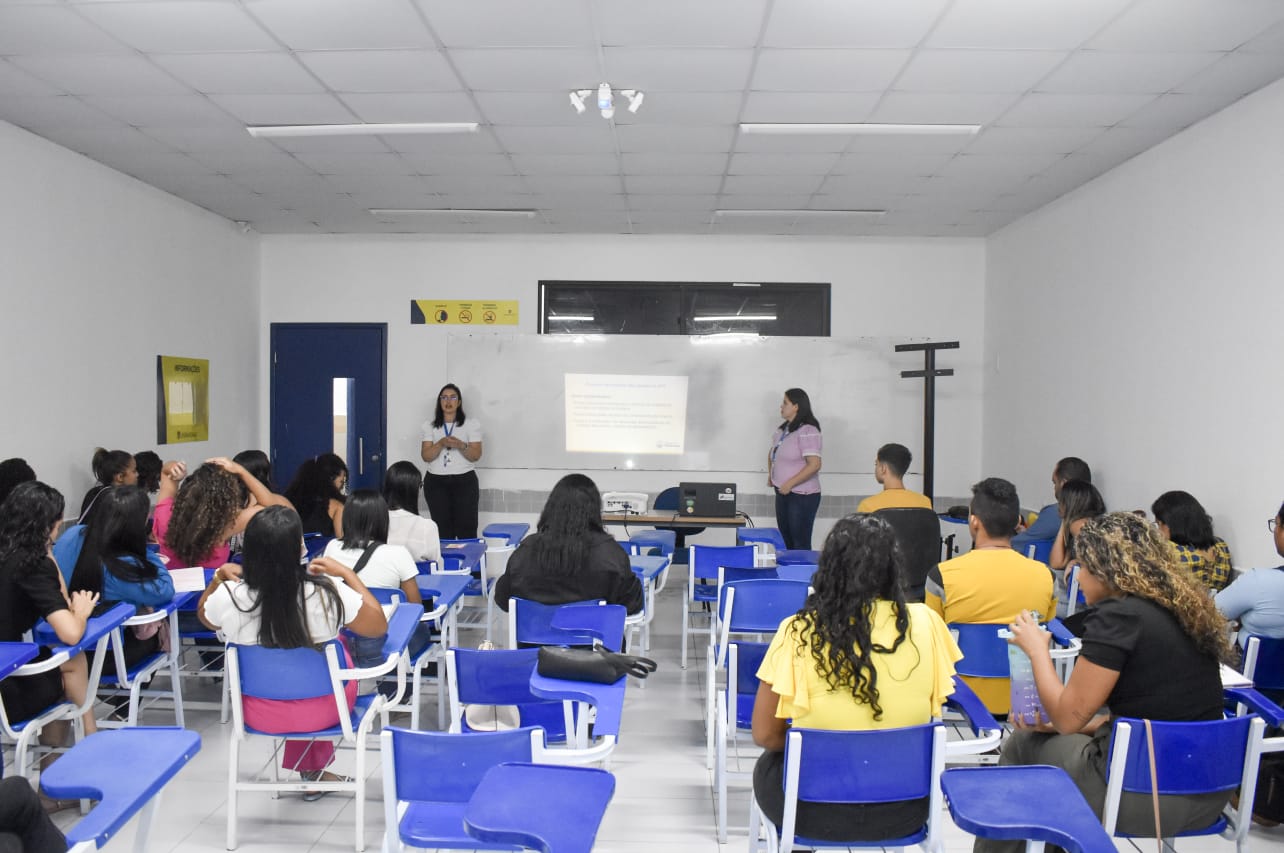 No momento, você está visualizando Prefeitura realiza capacitação dos estagiários do Programa “Posso Ajudar”