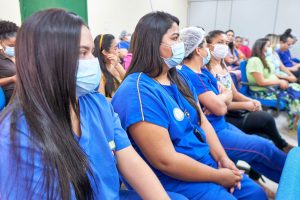 Leia mais sobre o artigo Hospital Municipal de Maracanaú realiza Semana em homenagem a Enfermagem, reconhecendo o trabalho essencial dos profissionais da área